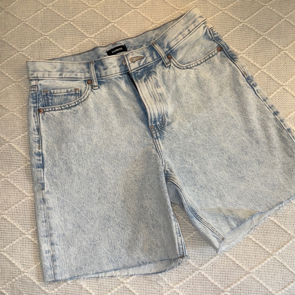 Express Light Blue Denim Jeans 
Bermuda shorts 
Size 8